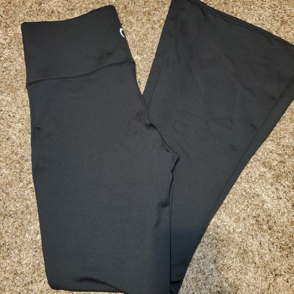 Zyia Active Black Flare Light n Tight Hi-Rise leggings 28"